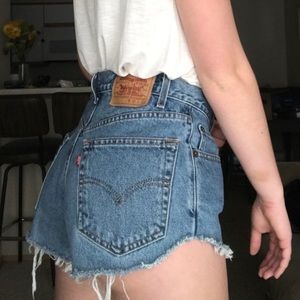 High waisted Levi shorts